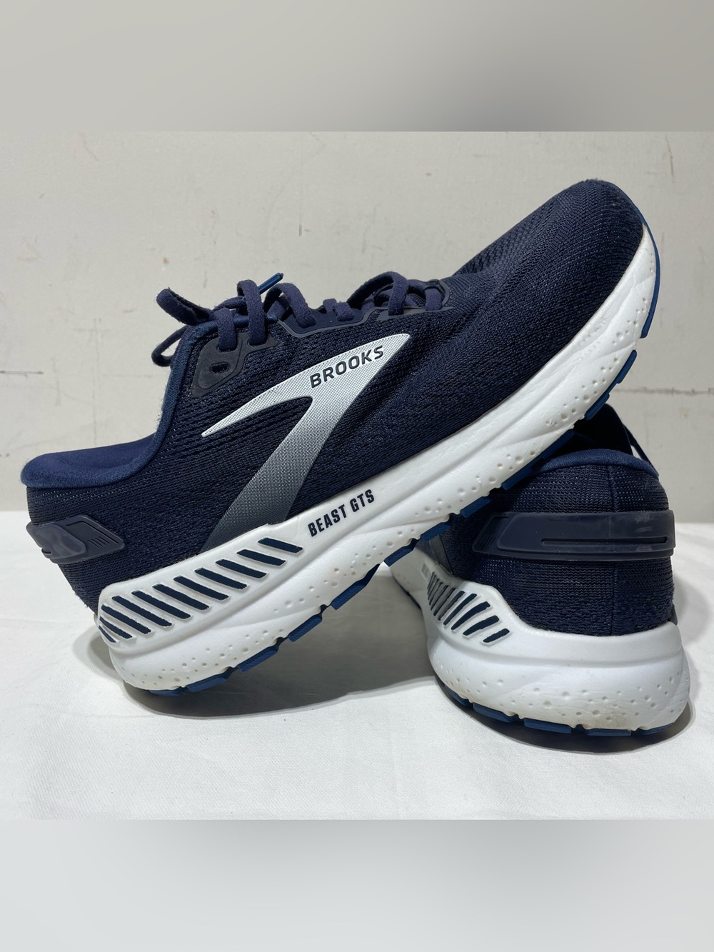 Brooks Beast GTS 24 Mens 9.5 Extra Wide (4E) Navy Blue Gym Walking Comfy Outdoor